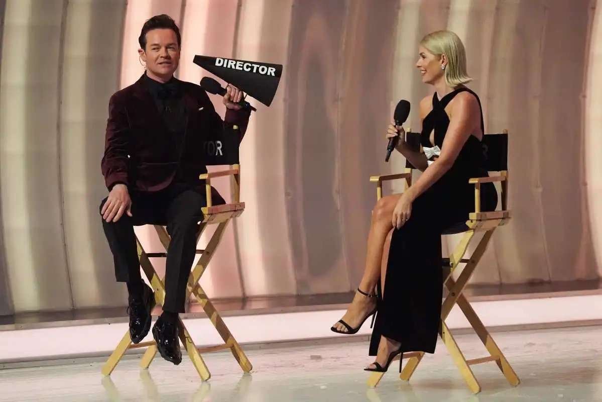 Unexpected On-Air Moment: Holly Willoughby’s Apology and Playful Response on Dancing On Ice