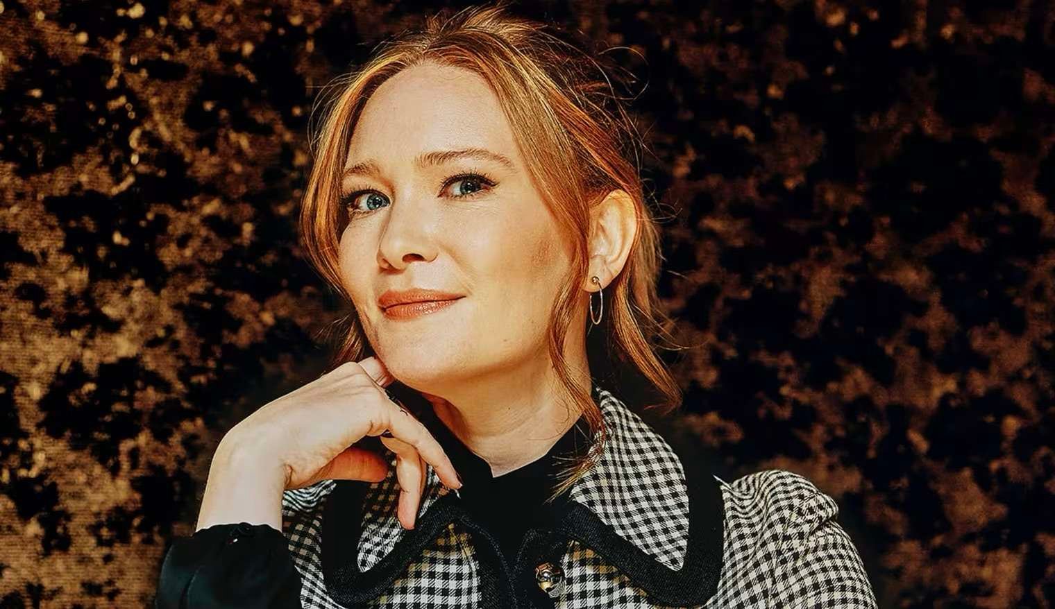 Sarah J. Maas: Crafting Romantasy Realms with Wings and Emotions