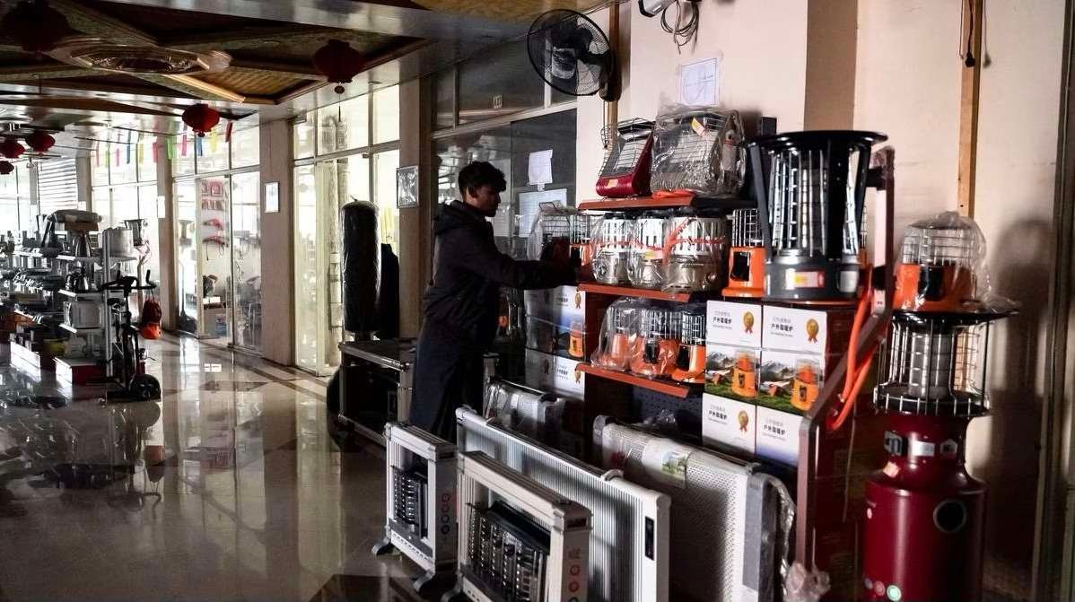 “China’s Strategic Dance: Navigating Diplomacy and Investment in Taliban-Led Afghanistan”