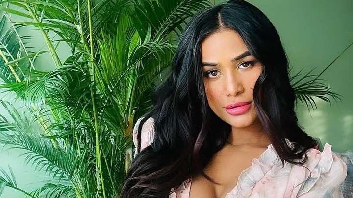 Bollywood Mourns: Poonam Pandey’s Tragic Battle with Cervical Cancer Unveiled