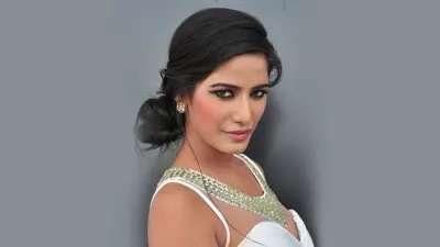 “Poonam Pandey: Rising Above Rumors, Championing Cervical Cancer Awareness with Resilience”