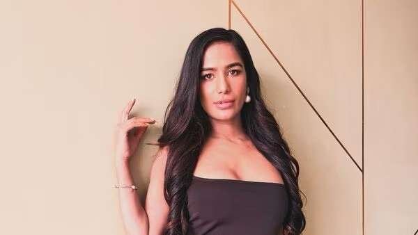 “Poonam Pandey’s Remarkable Rebirth: Dispelling Falsehoods and Advocating for Cervical Cancer Awareness”