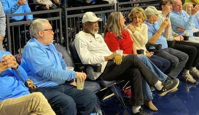 “Chris Beard’s Ticket Alchemy: Morgan Freeman’s Courtside Charm Elevates Ole Miss Basketball Experience”
