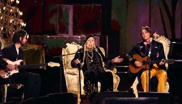 Joni Mitchell’s Unforgettable Grammys Comeback at 80: A Musical Legend’s Resonant Return