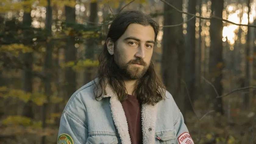 Noah Kahan: Symphony of Vermont’s Seasons and Soulful Melodies