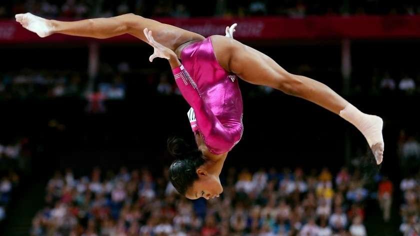 “Gabby Douglas’ Comeback: Gymnastics Star Returns to Elite Competition at Winter Cup”