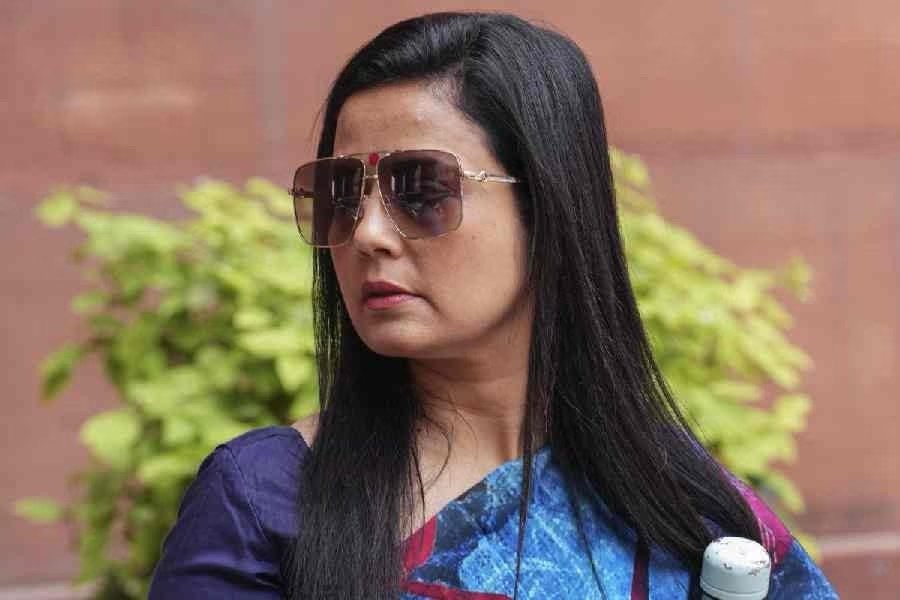 Allegations, Responses, and the Shadows of Corruption: Mahua Moitra’s Controversy