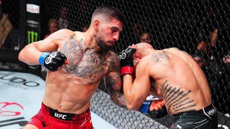 Ilia Topuria Shocks the UFC Featherweight Division with Victory Over Alexander Volkanovski