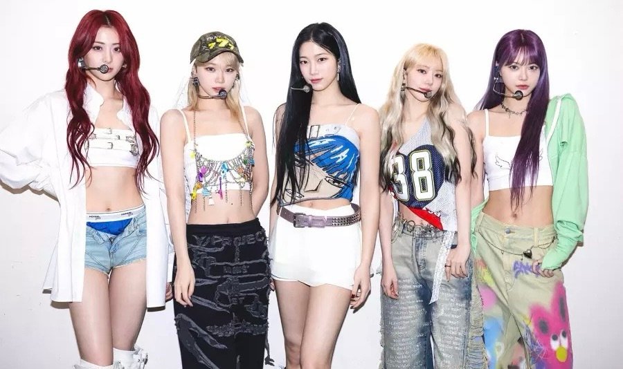 LE SSERAFIM’s Latest Mini Album “EASY” Soars Past 1 Million Sales Milestone