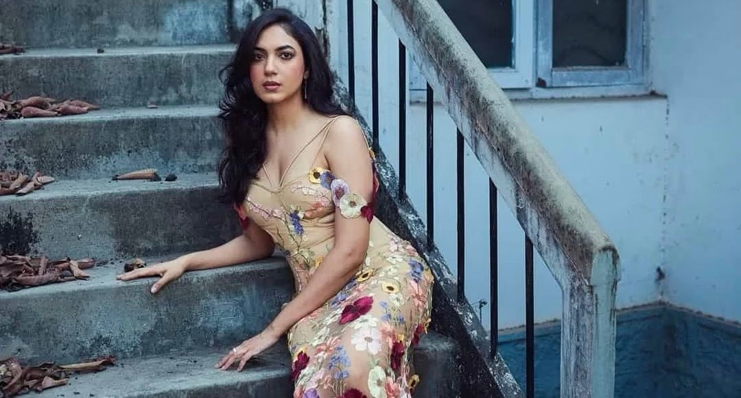 Ritu Varma’s Modern Elegance: A Departure from Tradition