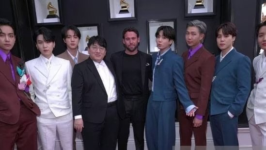 The Music Industry’s Evolution and the Scooter Braun Controversy: Understanding HYBE’s Dilemma