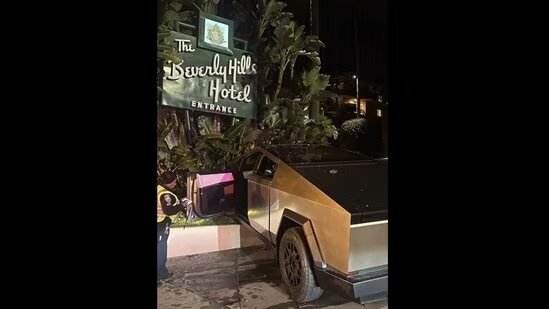 Tesla Cybertruck Crash: A Hollywood Incident Goes Viral