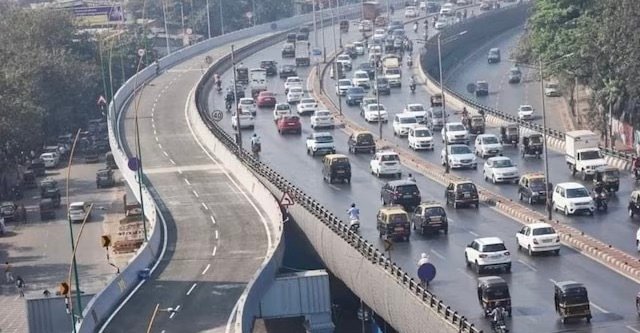 Enhancing Traffic Flow: The New Flyover at Vile Parle on the Western Express Highway