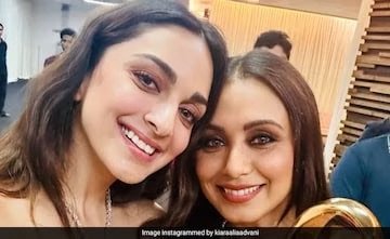 Bollywood Glamour: Kiara Advani and Rani Mukerji Shine in Monochrome at Award Night