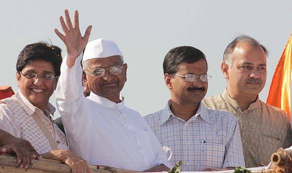 Anna Hazare Criticizes Arvind Kejriwal’s Liquor Policy: A Closer Look
