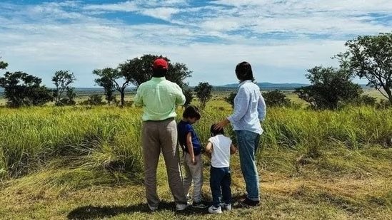 Kareena Kapoor Enjoys Family Time in Tanzania Amid Crew Promotions