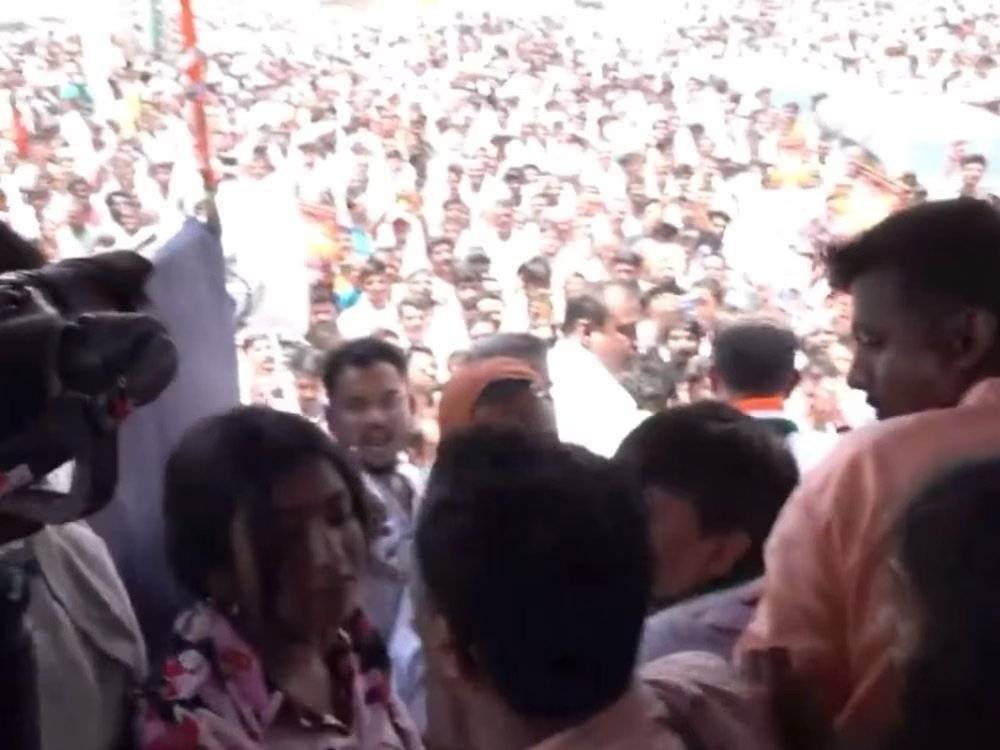 Media Mayhem: ANI Reporter Assaults PTI Journalist During Press Event