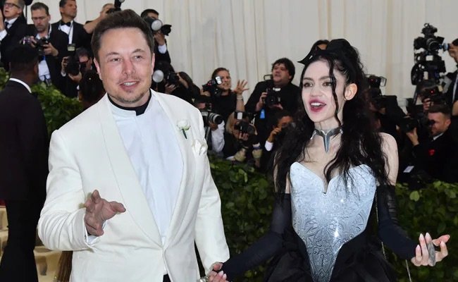 Elon Musk Unfollows Grimes on X Amidst Instagram Announcement of New Relationship
