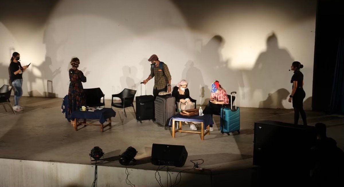 “Terminal 3”: A Multilingual Glimpse into the Post-Pandemic World