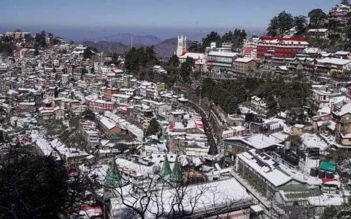 “Snowfall Splendor: Himachal Pradesh Embraces Winter’s White Magic Amidst Orange Alert”