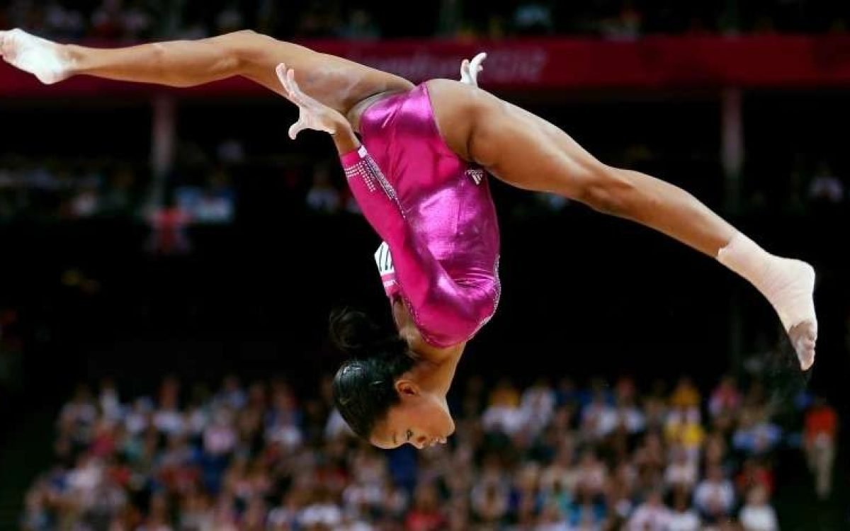 “Gabby Douglas’ Comeback: Gymnastics Star Returns to Elite Competition at Winter Cup”