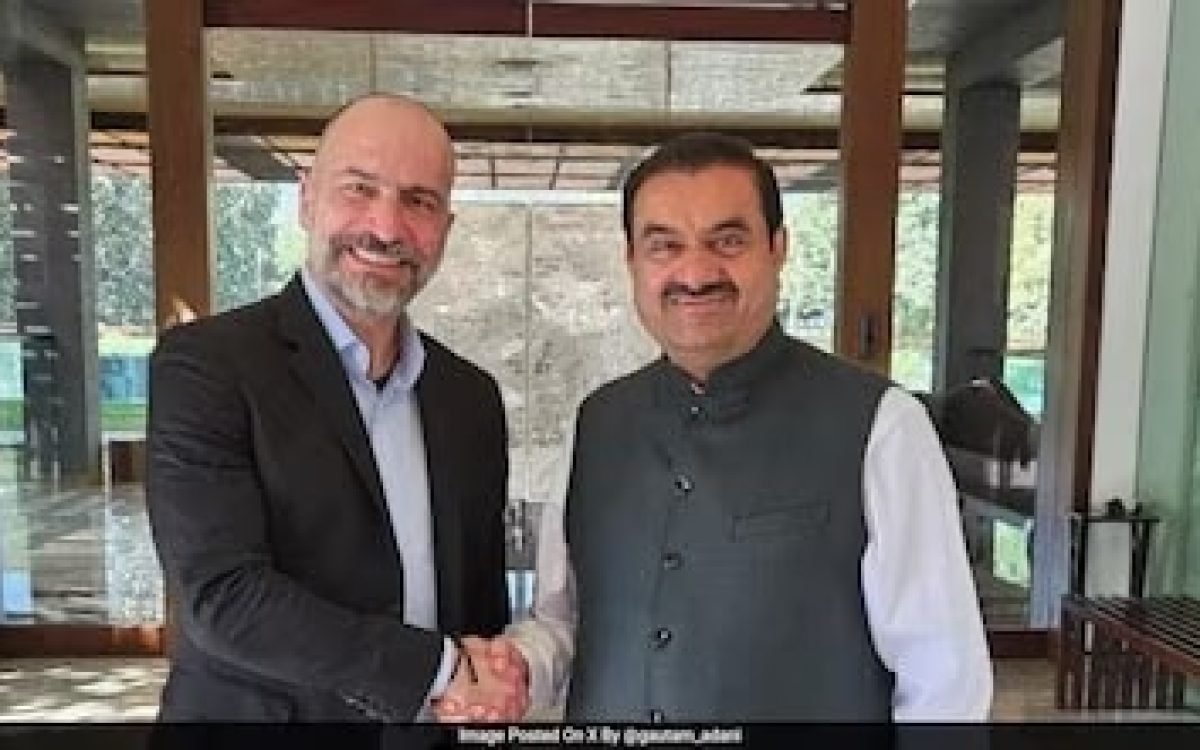 Uber CEO Dara Khosrowshahi Explores Collaborative Opportunities with Adani Group During India Visit