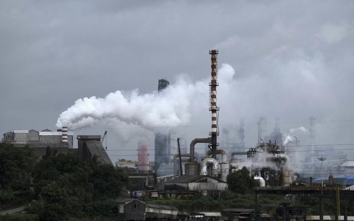 Record High Global Carbon Dioxide Emissions: Urgent Action Needed to Curb Climate Crisis