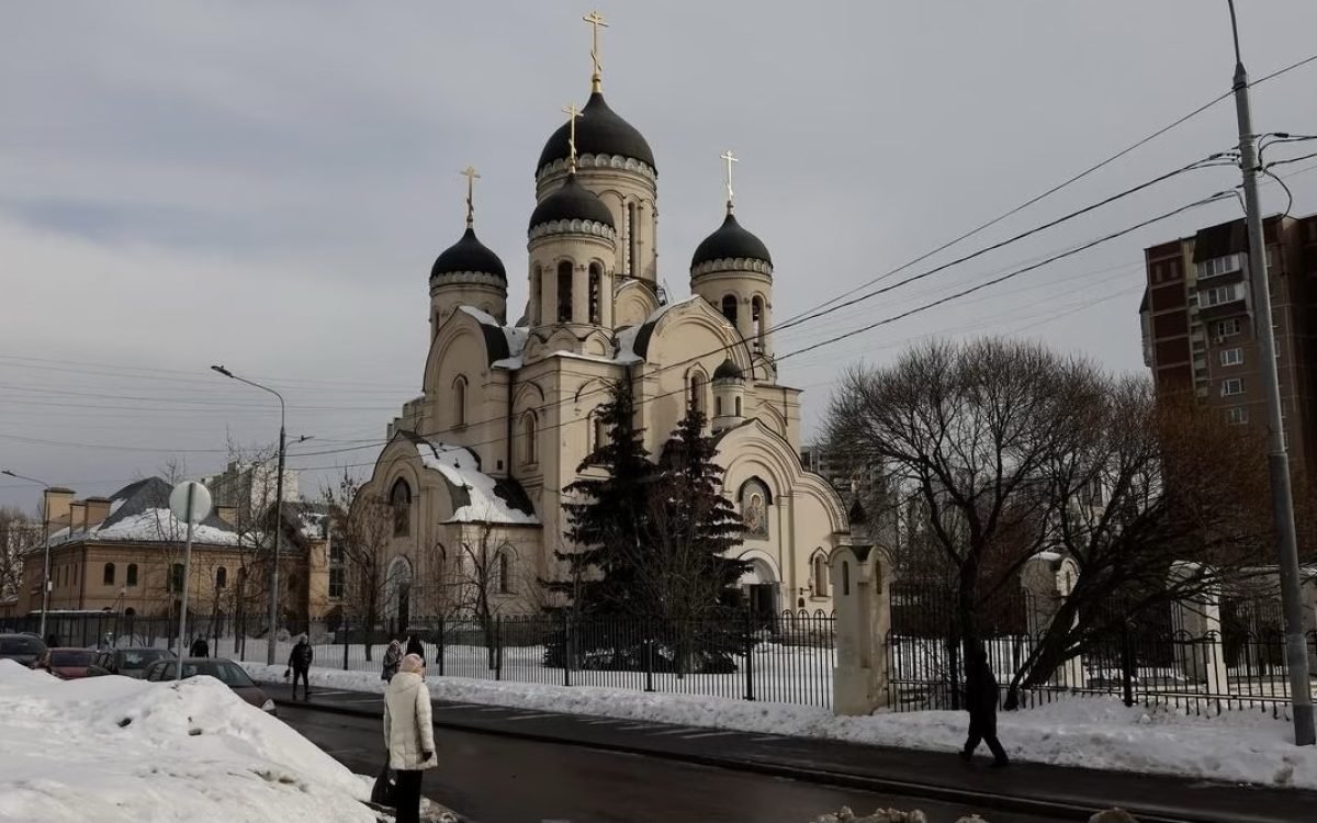 Remembering Alexei Navalny: A Funeral Shrouded in Tension and Grief