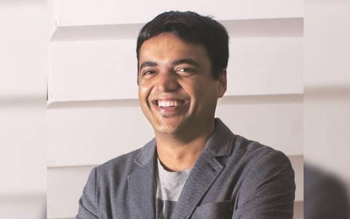 Zomato Founder Deepinder Goyal Addresses Swiggy, Entrepreneurship, and Innovation