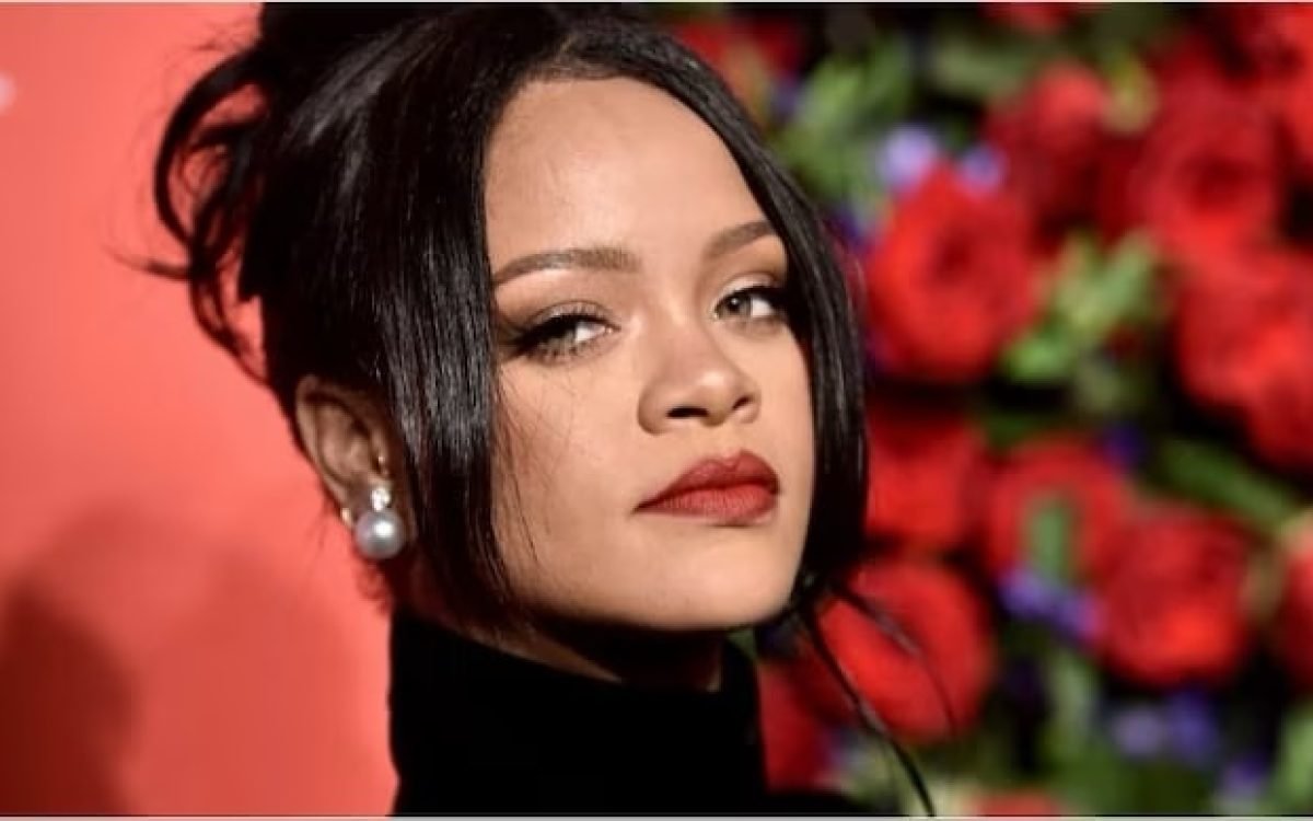 Rihanna’s Provocative Photoshoot: Artistic Expression or Disrespectful?